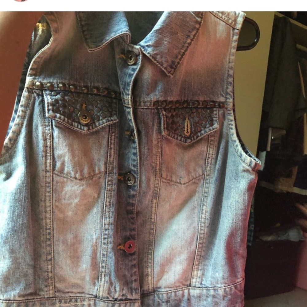 Cropped detailed jean jacket